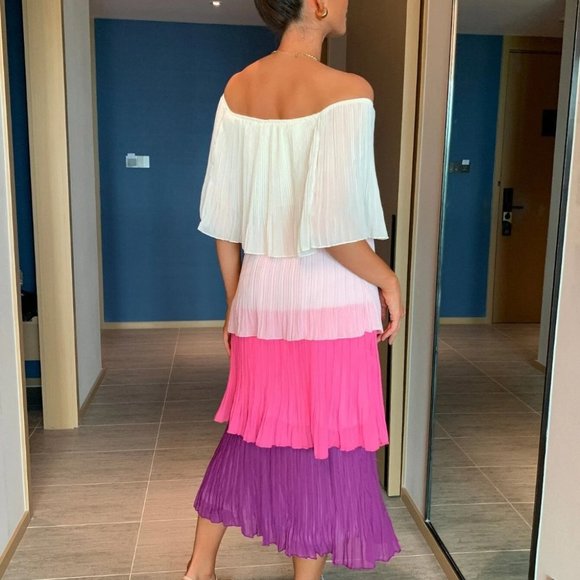 Chiffon layered Pleated Flounce off shoulder Maxi Dress - Picture 3 of 5